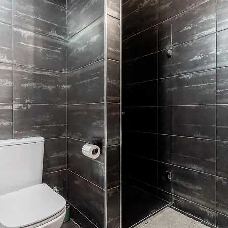 Modern 2br With Terrace In *