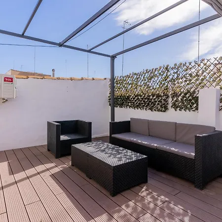 Modern 2br With Terrace In Валенсия