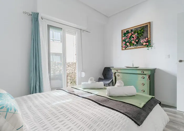 Modern 2br With Terrace In Apartamento Valencia